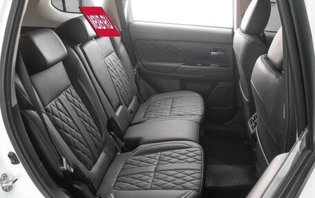 Mitsubishi Outlander III рестайлинг 3, 2022 год, 3 149 000 рублей, 7 фотография