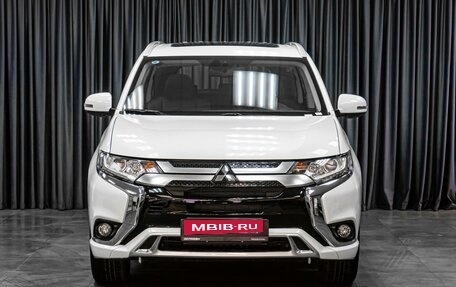 Mitsubishi Outlander III рестайлинг 3, 2022 год, 3 149 000 рублей, 3 фотография