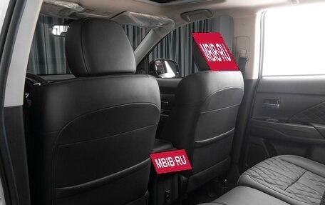 Mitsubishi Outlander III рестайлинг 3, 2022 год, 3 149 000 рублей, 11 фотография