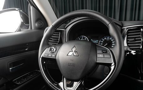 Mitsubishi Outlander III рестайлинг 3, 2022 год, 3 149 000 рублей, 14 фотография