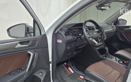 Volkswagen Tiguan, 2023 год, 2 650 000 рублей, 9 фотография