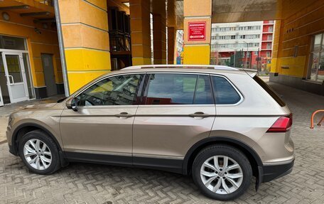 Volkswagen Tiguan II, 2017 год, 2 725 000 рублей, 2 фотография