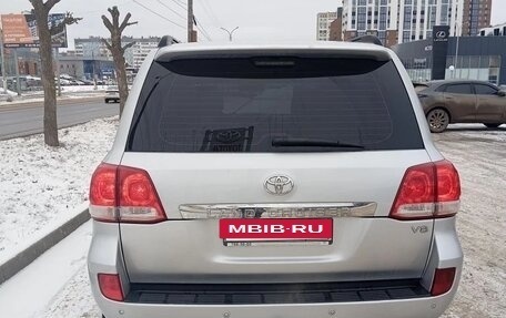 Toyota Land Cruiser 200, 2010 год, 2 500 000 рублей, 3 фотография