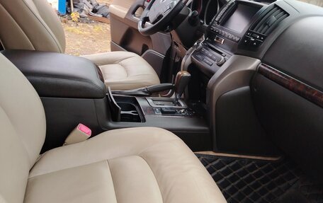 Toyota Land Cruiser 200, 2010 год, 2 500 000 рублей, 8 фотография