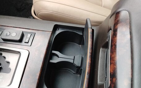 Toyota Land Cruiser 200, 2010 год, 2 500 000 рублей, 7 фотография