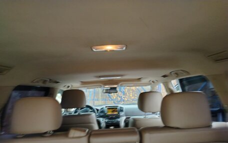 Toyota Land Cruiser 200, 2010 год, 2 500 000 рублей, 13 фотография