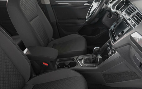 Volkswagen Tiguan II, 2018 год, 2 469 000 рублей, 12 фотография