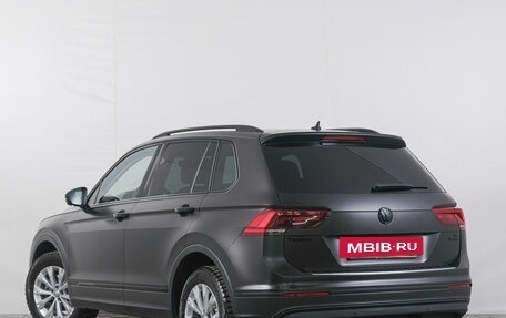 Volkswagen Tiguan II, 2018 год, 2 469 000 рублей, 5 фотография