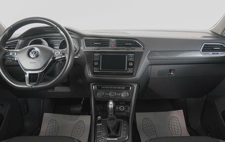 Volkswagen Tiguan II, 2018 год, 2 469 000 рублей, 14 фотография