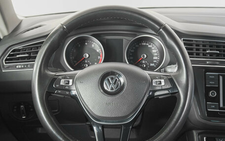 Volkswagen Tiguan II, 2018 год, 2 469 000 рублей, 16 фотография