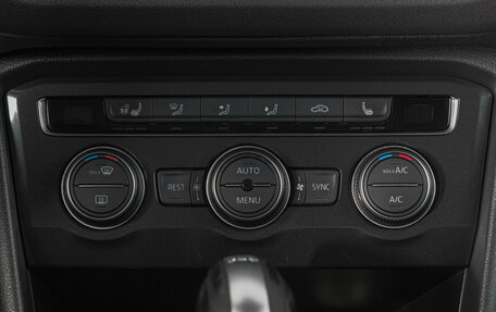 Volkswagen Tiguan II, 2018 год, 2 469 000 рублей, 21 фотография