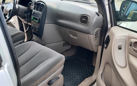 Chrysler Voyager IV, 2001 год, 550 000 рублей, 10 фотография