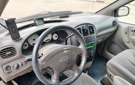 Chrysler Voyager IV, 2001 год, 550 000 рублей, 12 фотография