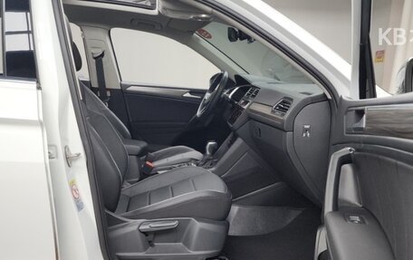 Volkswagen Tiguan, 2023 год, 2 680 000 рублей, 12 фотография