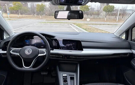 Volkswagen Golf VIII, 2023 год, 1 730 007 рублей, 12 фотография