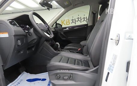 Volkswagen Tiguan II, 2022 год, 2 720 000 рублей, 5 фотография