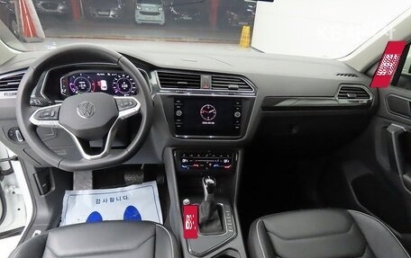 Volkswagen Tiguan II, 2022 год, 2 720 000 рублей, 7 фотография