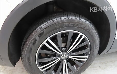 Volkswagen Tiguan II, 2022 год, 2 720 000 рублей, 20 фотография