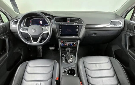 Volkswagen Tiguan II, 2022 год, 3 400 000 рублей, 8 фотография