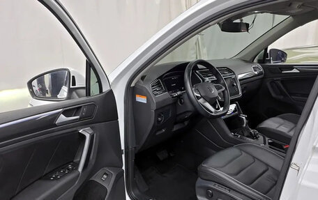 Volkswagen Tiguan II, 2022 год, 3 400 000 рублей, 5 фотография