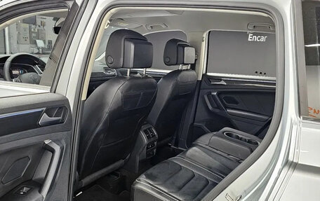 Volkswagen Tiguan II, 2022 год, 3 365 000 рублей, 6 фотография