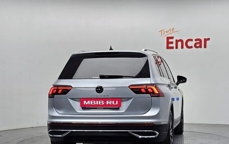 Volkswagen Tiguan II, 2022 год, 3 365 000 рублей, 4 фотография