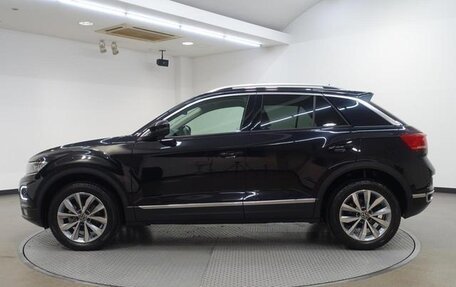 Volkswagen T-Roc I, 2021 год, 1 530 000 рублей, 3 фотография