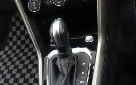 Volkswagen T-Roc I, 2021 год, 1 530 000 рублей, 18 фотография