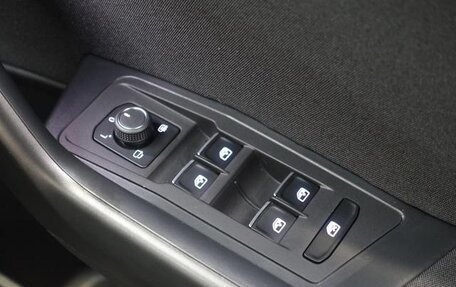 Volkswagen T-Roc I, 2021 год, 1 530 000 рублей, 24 фотография