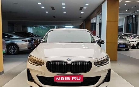 BMW 1 серия, 2022 год, 1 440 000 рублей, 2 фотография