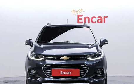 Chevrolet Trax, 2023 год, 1 855 000 рублей, 2 фотография
