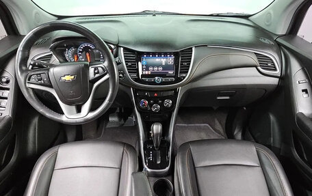 Chevrolet Trax, 2023 год, 1 855 000 рублей, 10 фотография