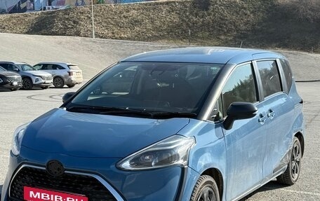 Toyota Sienta II, 2021 год, 1 400 000 рублей, 2 фотография