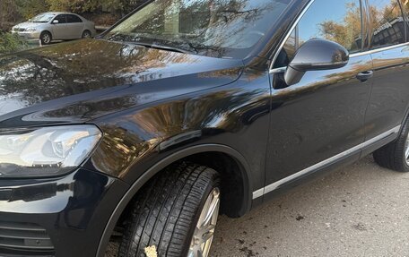 Volkswagen Touareg III, 2011 год, 2 350 000 рублей, 2 фотография