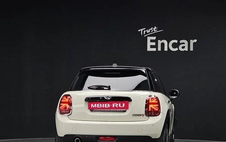 MINI Hatch, 2022 год, 1 920 000 рублей, 4 фотография