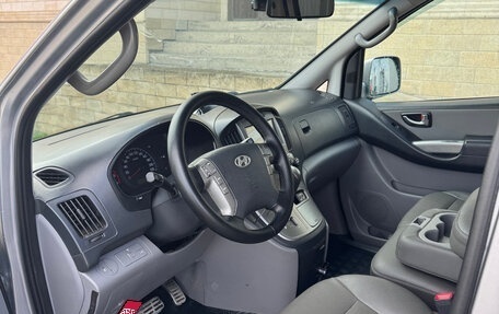 Hyundai Grand Starex Grand Starex I рестайлинг 2, 2014 год, 1 650 000 рублей, 9 фотография