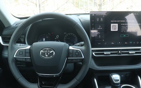 Toyota Highlander, 2025 год, 5 805 000 рублей, 13 фотография