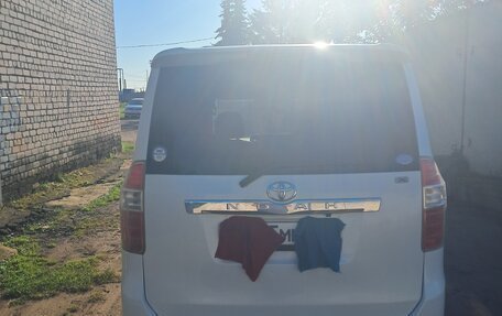 Toyota Noah III, 2007 год, 1 520 000 рублей, 6 фотография