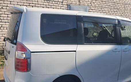 Toyota Noah III, 2007 год, 1 520 000 рублей, 2 фотография