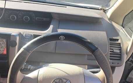 Toyota Noah III, 2007 год, 1 520 000 рублей, 13 фотография