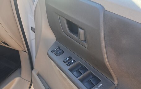 Toyota Noah III, 2007 год, 1 520 000 рублей, 18 фотография