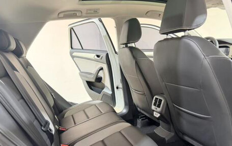 Volkswagen T-Roc I, 2023 год, 2 200 000 рублей, 11 фотография