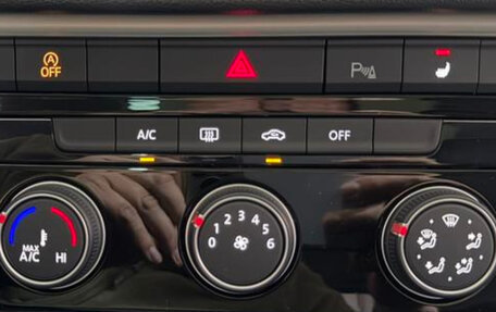 Volkswagen T-Roc I, 2023 год, 2 200 000 рублей, 13 фотография