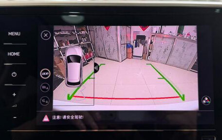 Volkswagen T-Roc I, 2023 год, 2 200 000 рублей, 12 фотография