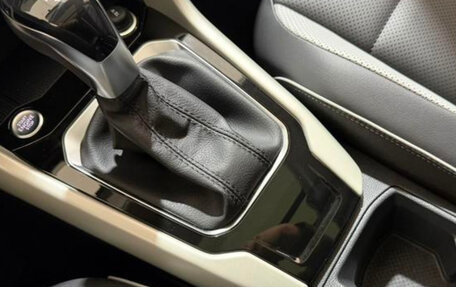 Volkswagen T-Roc I, 2023 год, 2 200 000 рублей, 15 фотография