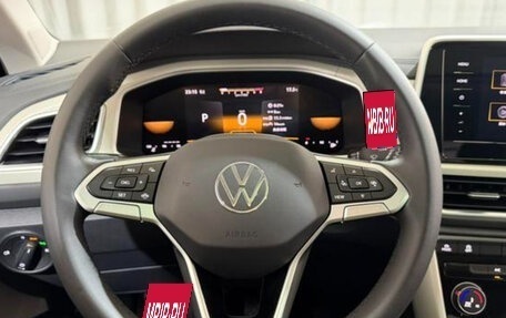 Volkswagen T-Roc I, 2023 год, 2 200 000 рублей, 7 фотография