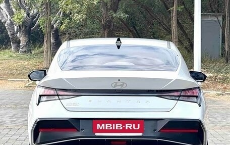 Hyundai Elantra, 2022 год, 1 240 000 рублей, 6 фотография