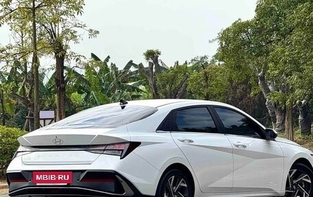 Hyundai Elantra, 2022 год, 1 240 000 рублей, 5 фотография