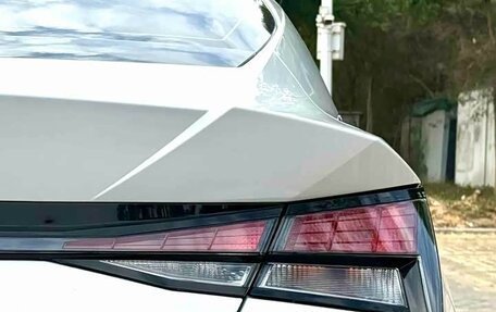 Hyundai Elantra, 2022 год, 1 240 000 рублей, 10 фотография