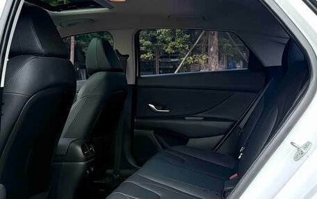 Hyundai Elantra, 2022 год, 1 240 000 рублей, 17 фотография